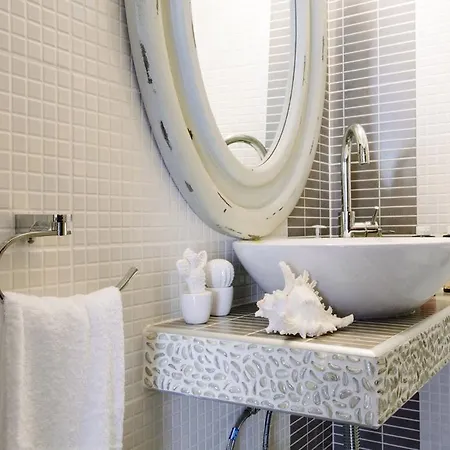 White Diamond With Private Pool Vila Kamena Vourla