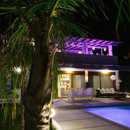 White Diamond With Private Pool וילה