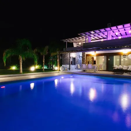 White Diamond With Private Pool *