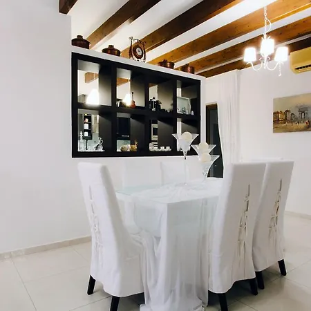 White Diamond With Private Pool קמנה וורלה